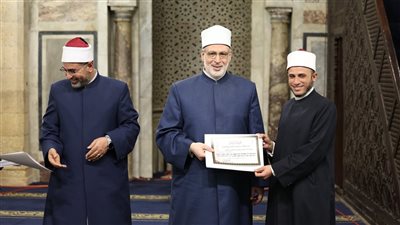 أحيوا مدرسة التلاوة المصرية للقرآن.. وكيل الأزهر يكرم أئمة القبلة بالجامع الأزهر