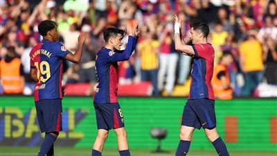 برشلونة ينفرد بصدارة الدوري الإسباني بفوز كبير على جيرونا