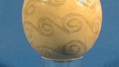 متحف بروكسل يعرض بيضة نعام تعود إلى عصر الدولة الوسطى