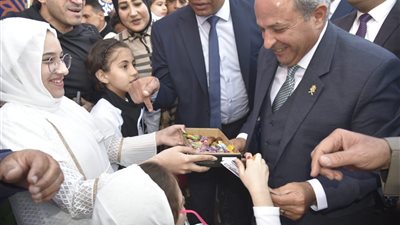 محافظ بورسعيد يشهد صلاة عيد الفطر بساحة المعمورة بحي الشرق| صور 