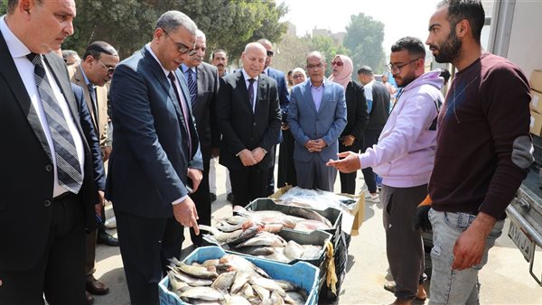 محافظ القاهرة خلال