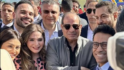 عمرو الليثي ومصطفى شعبان وسامح حسين.. النجوم يلتقون بالرئيس السيسي في احتفالية عيد الفطر
