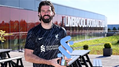 هل ينتقل أليسون إلى النصر السعودي؟