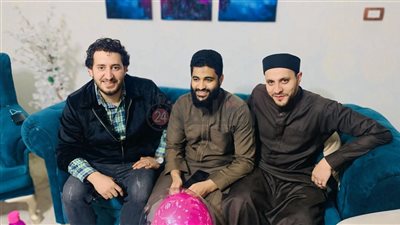 بنحببهم في بيوت الله.. شيوخ يلعبون مع الأطفال داخل مسجد بالإسماعيلية