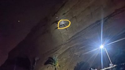 كانا سويًا| إنقاذ شاب عالق بالجبل بمنطقة نجع حمد الأثرية بعد سقوط صديقه ومصرعه بسوهاج | فيديو