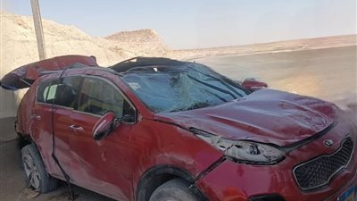 إصابة 4 أشخاص في انقلاب سيارة ملاكي بطريق السويس