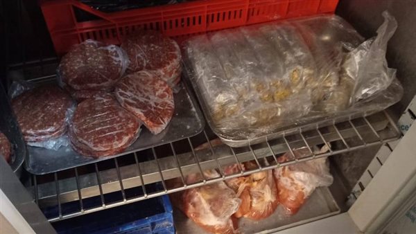 مصنعات اللحوم المضبوطة