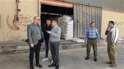 محافظ كفر الشيخ: ضبط لحوم وأسماك غير صالحة للاستهلاك الآدمي و624 عبوة غذائية مجهولة المصدر 