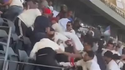 ضربوا بعض.. اشتباكات بين جماهير الزمالك في المدرجات خلال مباراة ستيلينبوش