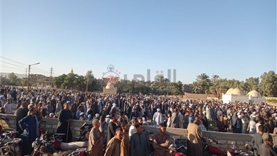 البلد كلها حزينة.. الآلاف يشيعون جثمان الشهيد النقيب محمود عبدالصبور بمسقط رأسه في قنا | صور