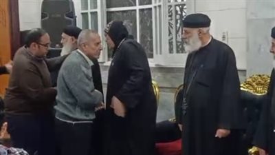 توافد كبير على عزاء الأنبا باخوميوس في مطرانية دمنهور بالبحيرة | بث مباشر