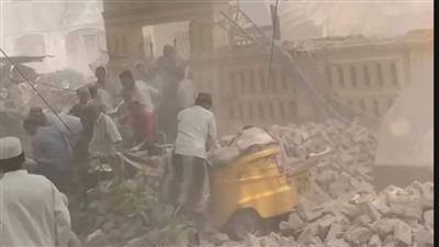 معجزة في ميانمار.. انتشال رجل حي من تحت الأنقاض بعد 5 أيام من الزلزال