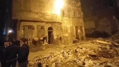 مصرع أم و3 من أطفالها في انهيار عقار بحي الجمرك بالإسكندرية