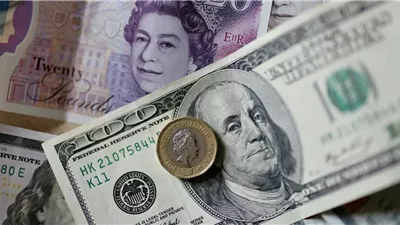 الدولار يرتفع عالميًا مدعومًا ببيانات الوظائف الأمريكية والإسترليني يتراجع