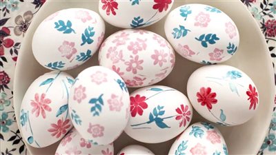 فرحي الأولاد| طريقة عمل البيض الملون في شم النسيم 2025 بخطوات سهلة ومبتكرة