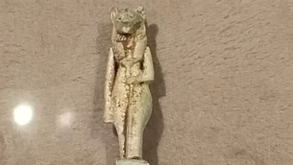  تمثال لـ المعبودة