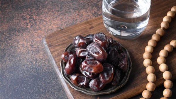 ما حكم الجمع بين