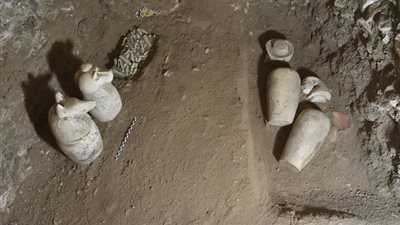 401 تمثال.. الآثار تعلن اكتشاف مقابر ومخازن للزيوت والعسل والدهون بالأقصر