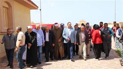 لدحر الشائعات.. نائب محافظ شمال سيناء يستمع إلى مطالب الأهالي في مدينة رفح الجديدة