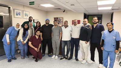 تعاني من ضعف عضلة القلب.. قصر العيني يجري ولادة قيصرية لحالة حرجة بتقنيات الإيكمو