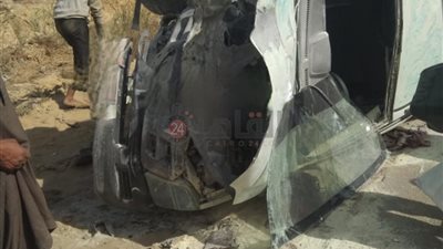 بينهم 9 سيدات.. أسماء المصابين بحادث تصادم سيارة ربع نقل بعمود إنارة في الفيوم