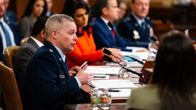 إقالة تيموثي هوج مدير وكالة الأمن القومي الأمريكية ورئيس قيادة الأمن السيبراني 