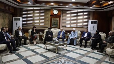 محافظ المنيا يستقبل وفد بيت العائلة المصرية ويؤكد ترسيخ قيم التعايش والتلاحم الوطني