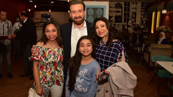  زوجة نضال الشافعي