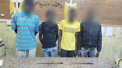 عاكسوا صاحبته.. القبض على المتهمين بالتشاجر بالأسلحة البيضاء في عين شمس 