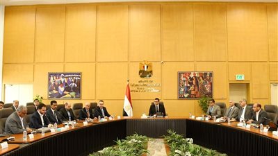 وزير الإسكان يجتمع بالمطورين وممثلي الكيانات العاملة بإقليم الساحل الشمالي الغربي لمتابعة معدلات تنفيذ المشروعات 