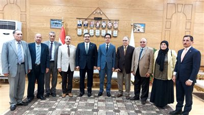 من خريجي كلية التجارة.. رئيس جامعة بنها يستقبل وزير التجارة العراقي 