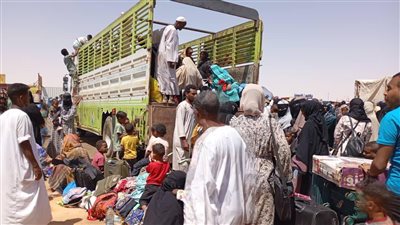 تكدس آلاف السودانيين على الحدود مع مصر بعد تزايد رحلات العودة بسبب انتصارات الجيش