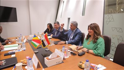  وزير السياحة يبحث مع وزير خارجية سيشل آليات جذب السائحين إلى مصر | صور