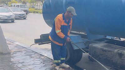 رئيس حي شرق مدينة نصر: إزالة المخلفات ورفع كفاءة الرصيف والجزيرة الوسطى بشارع صلاح سالم| صور