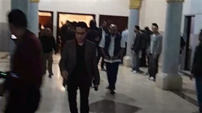 سامح حسين وفادية عبد الغني.. أبرز الحضور إلى عزاء زوجة الفنان نضال الشافعي | بث مباشر