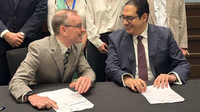 قبل زيارة ماكرون لجامعة القاهرة.. توقيع اتفاقيات تعاون بين الجامعات المصرية والفرنسية