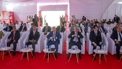 باستثمارات 20 مليون دولار.. رئيس اقتصادية قناة السويس يضع حجر أساس أول مصنع تايلاندي في مصر| صور 