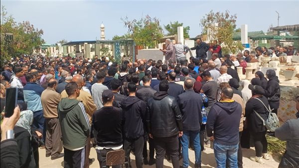 جنازة المعلمة المتوفاة