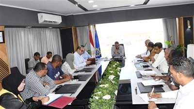 حلول جذرية وعاجلة لمشاكل الصرف الصحي ومياه الشرب بالنقاط الساخنة بمدينة أسوان