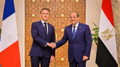 لقطات من لقاء الرئيس السيسي ونظيره الفرنسي في قصر الاتحادية | صور