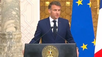 ماكرون لـ الرئيس السيسي: أنتم أول من وثق في طائرات الرافال الفرنسية 