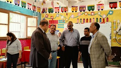 لغياب الانضباط.. وكيل تعليم قنا يحيل عددا من المدارس والمعلمين للتحقيق