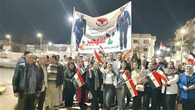 بالأعلام المصرية والفلسطينية.. وقفات بالقليوبية لرفض التهجير ودعم القيادة السياسية | صور