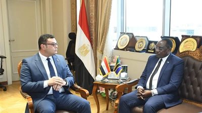 وزير الإسكان وسفير تنزانيا يبحثان تعزيز فرص ومجالات التعاون
