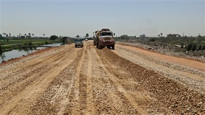 محافظ الجيزة يعلن بدء رصف وتطوير طريق المريوطية بدءا من محور شريف إسماعيل وحتى الضبعة 