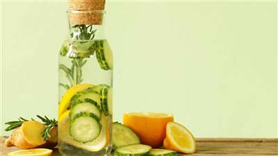 كيفية تنظيف الجسم من السموم بعد رمضان.. 14 طريقة طبيعية لدعم الكبد والكلى