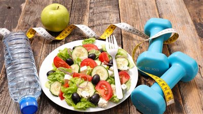 جدول أكل صحي بعد رمضان.. المواقيت المثالية لتناول الفطور والغداء والعشاء