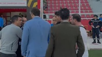 بيراميدز يتعرض للضرب بالشماريخ من جماهير الجيش الملكي.. والنادي يثبت الاعتداءات لمسئولي كاف