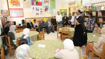 محافظ بني سويف يناقش كثافات الفصول والتعليم بببا مع النواب