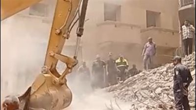 وفاة الضحية الـ 7 صاحبة الاستغاثة.. والحماية المدنية تواصل البحث عن مفقودين آخرين أسفل عقار أسيوط |بث مباشر 